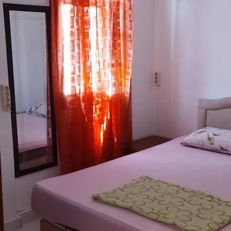 Merkezde Sirin Aile Evi Villa